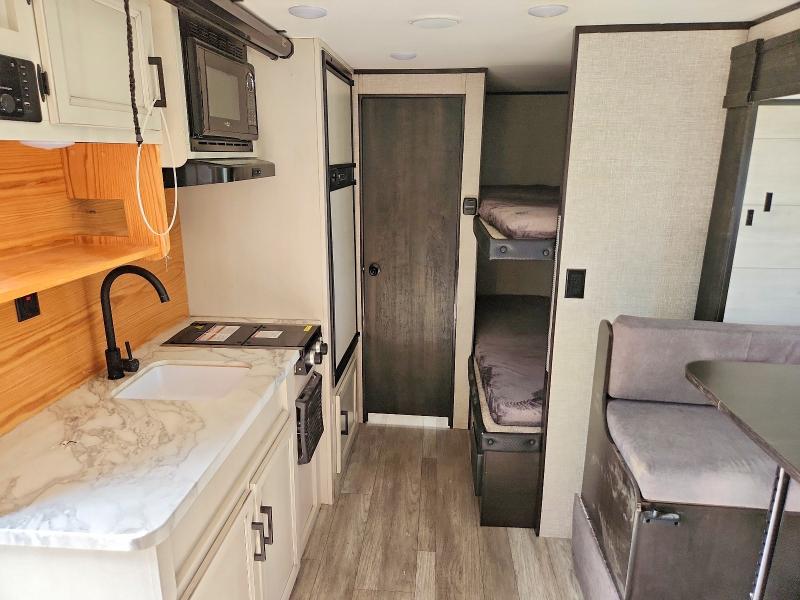 Продажа на аукционе авто 2022 Jayco Jay Flight, vin: 1UJBJ0AJ8N77B0531, номер лота: 69813526