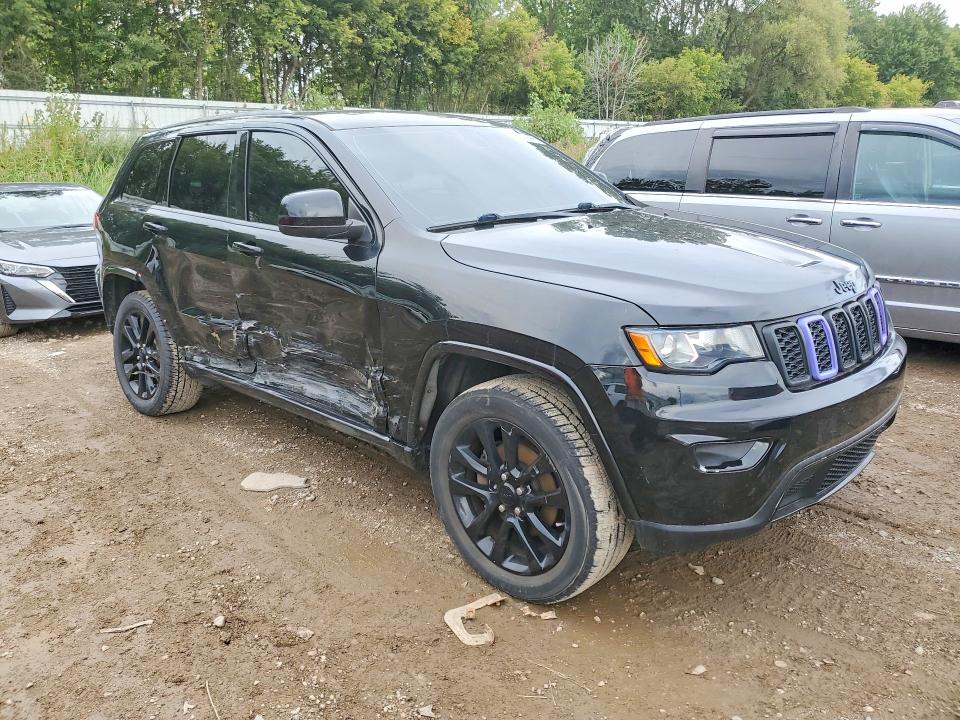 Продаж на аукціоні авто 2017 Jeep Grand Cherokee, vin: 1C4RJFAGXHC739079, номер лоту: 69561366