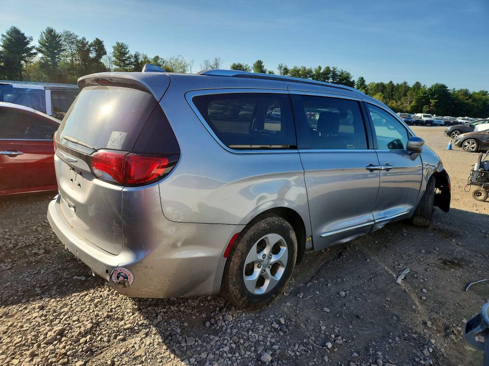Продажа на аукционе авто 2017 Chrysler Pacifica, vin: 2C4RC1EG8HR704863, номер лота: 69141046