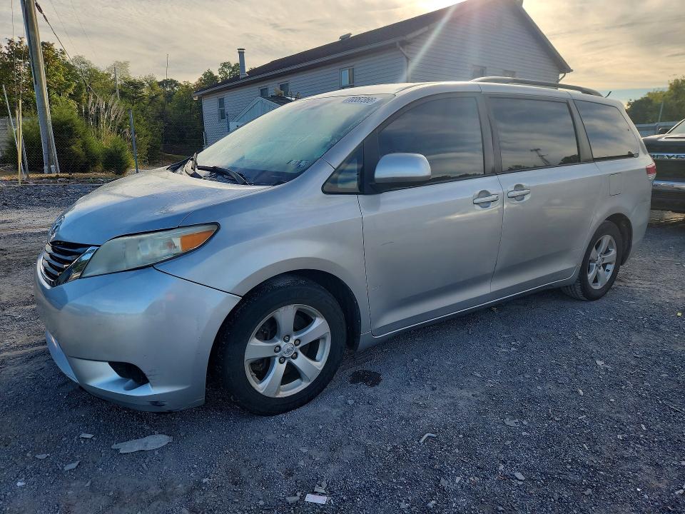 Aukcja sprzedaży 2011 Toyota Sienna, vin: 5TDKK3DC0BS082868, numer aukcji: 70357366