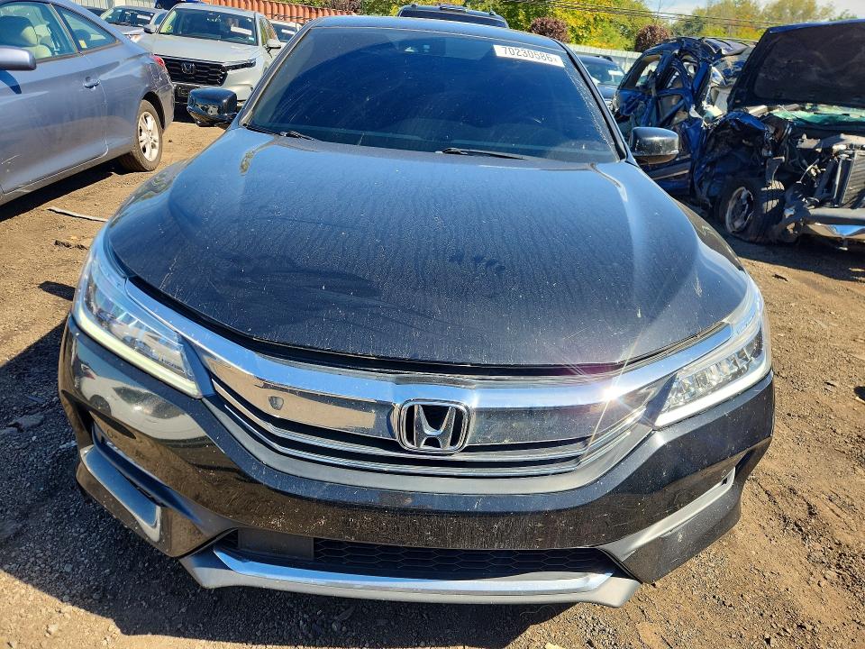 Продаж на аукціоні авто 2017 Honda Accord, vin: 1HGCR3F99HA019616, номер лоту: 70230586