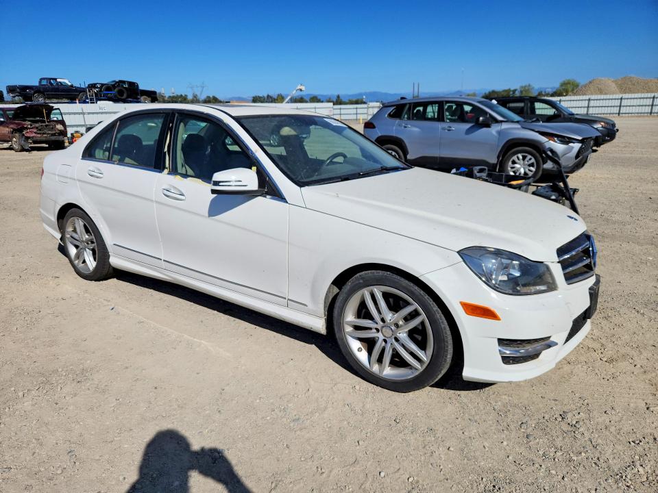 Продажа на аукционе авто 2014 Mercedes-benz C, vin: WDDGF4HB3ER307178, номер лота: 68884996