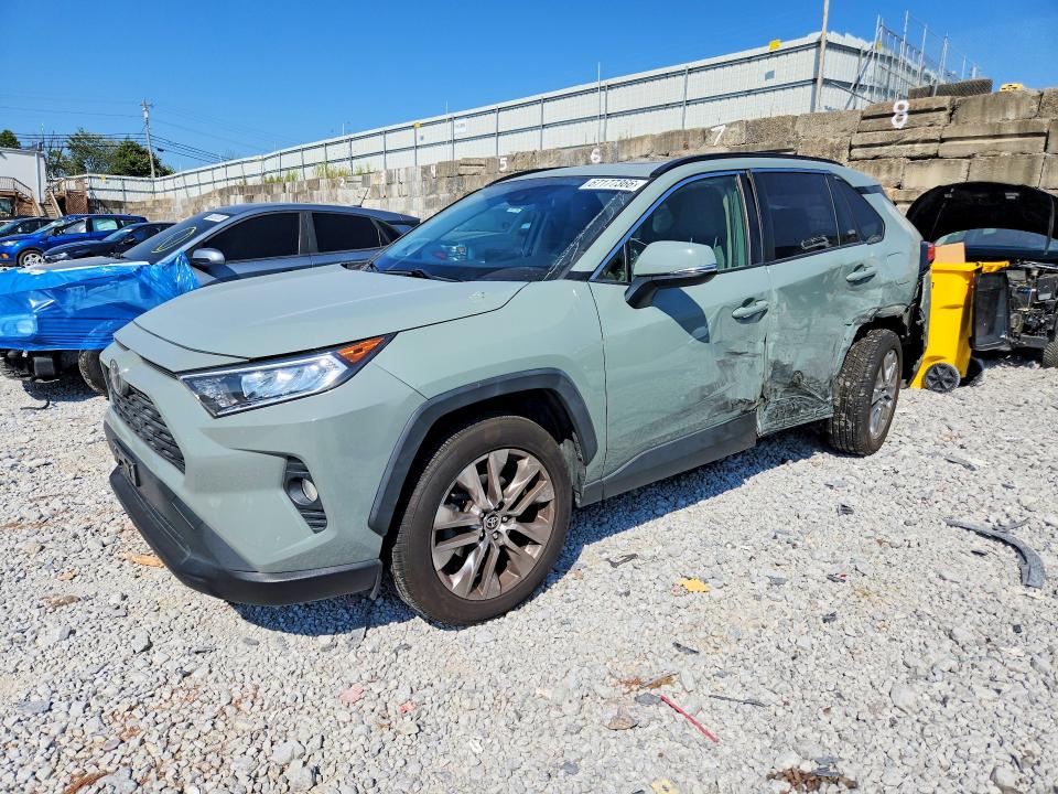 Auction sale of the 2019 Toyota Rav4, vin: JTMA1RFV2KJ023916, lot number: 67177366
