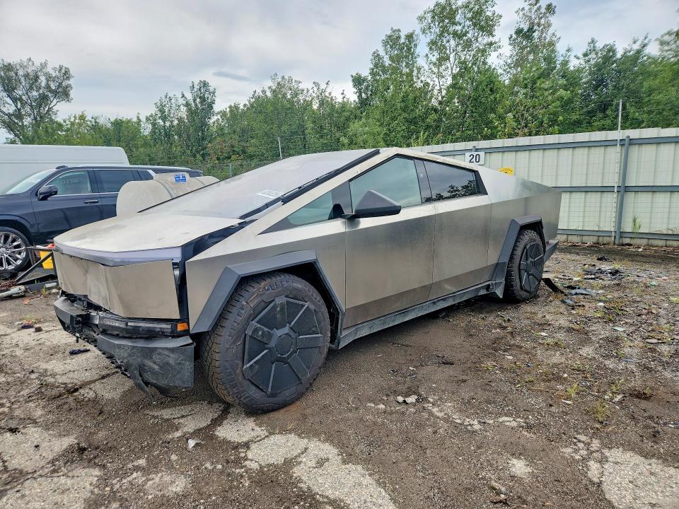 68365256 :رقم المزاد ، 7G2CEHED9RA026288 vin ، 2024 Tesla Cybertruck مزاد بيع