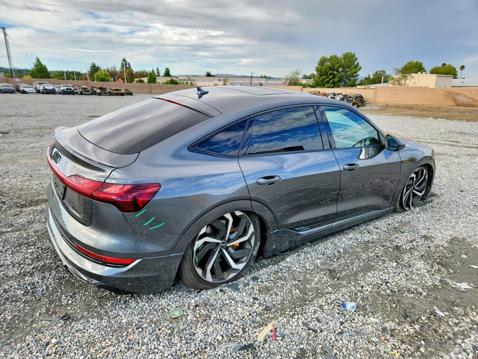 67925206 :رقم المزاد ، WA12ABGE7PB025389 vin ، 2023 Audi E-tron مزاد بيع