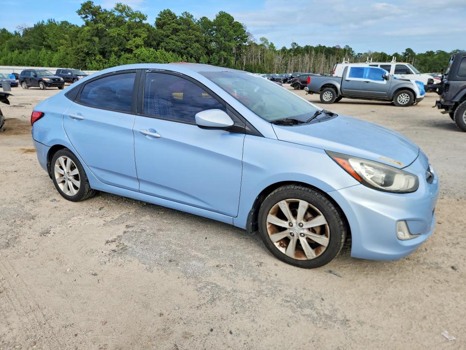 2013 Hyundai Accent მანქანა იყიდება აუქციონზე, vin: KMHCU4AE0DU475905, აუქციონის ნომერი: 67845076