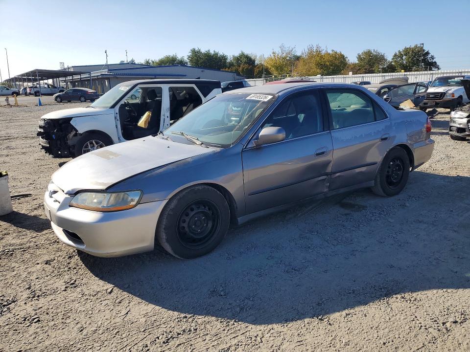 2000 Honda Accord მანქანა იყიდება აუქციონზე, vin: 1HGCG164XYA017095, აუქციონის ნომერი: 69185326