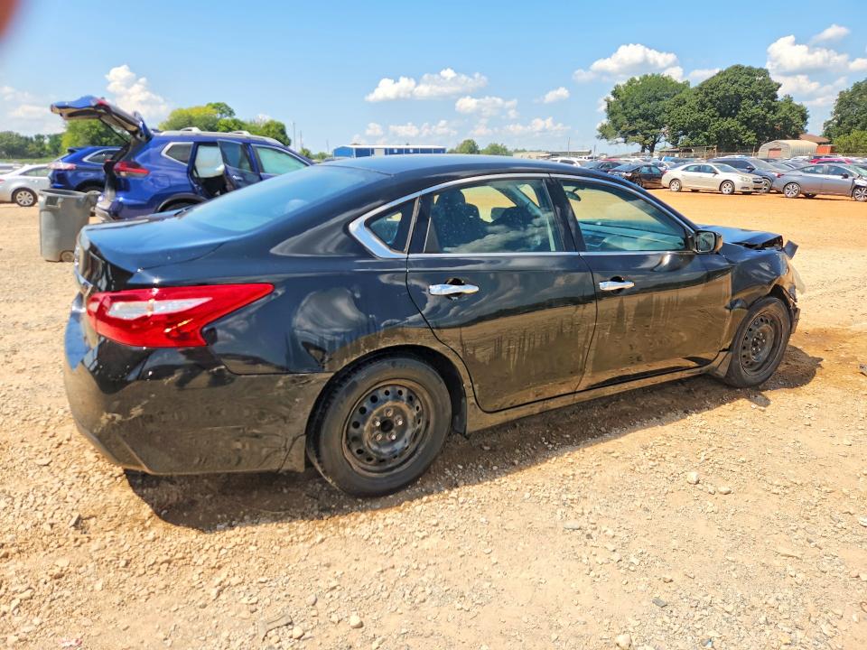 2017 Nissan Altima მანქანა იყიდება აუქციონზე, vin: 1N4AL3AP6HC477606, აუქციონის ნომერი: 67030466