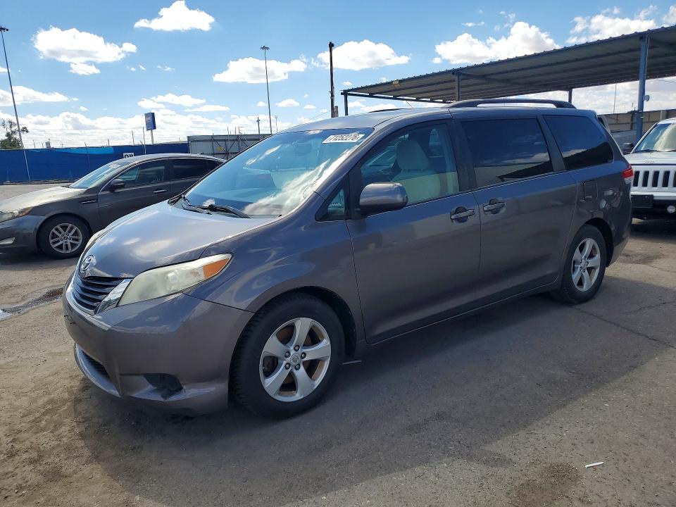 Продажа на аукционе авто 2011 Toyota Sienna, vin: 5TDKK3DC0BS037624, номер лота: 71252276