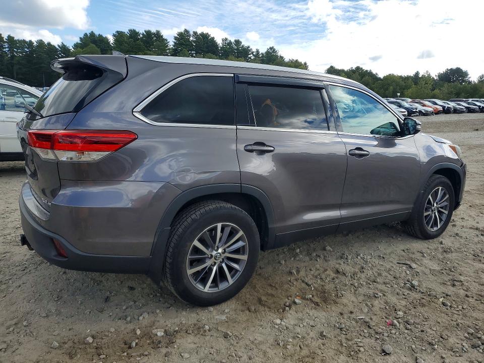 Продаж на аукціоні авто 2019 Toyota Highlander, vin: 5TDJZRFH4KS588996, номер лоту: 70042946
