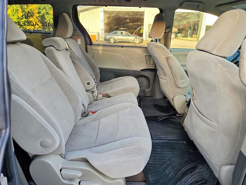2017 Toyota Sienna მანქანა იყიდება აუქციონზე, vin: 5TDKZ3DCXHS816680, აუქციონის ნომერი: 70889946