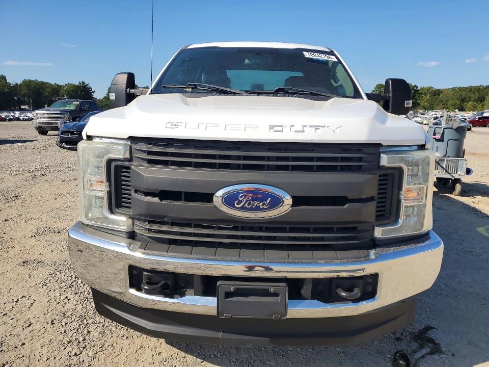 70042796 :رقم المزاد ، 1FT7W2B69HEC00318 vin ، 2017 Ford F250 مزاد بيع