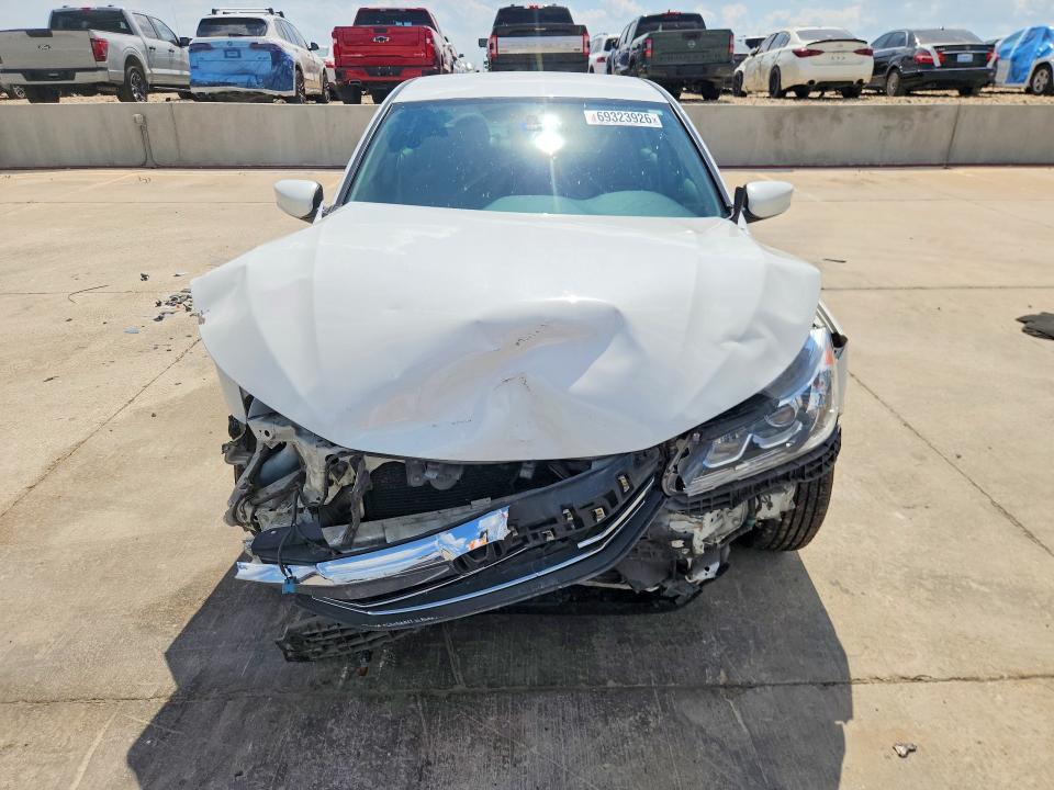 2017 Honda Accord მანქანა იყიდება აუქციონზე, vin: 1HGCR2F39HA294912, აუქციონის ნომერი: 69323926