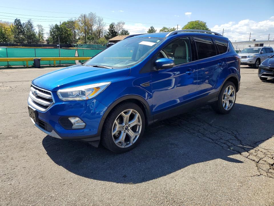 2017 Ford Escape მანქანა იყიდება აუქციონზე, vin: 1FMCU9J95HUB43612, აუქციონის ნომერი: 70292316