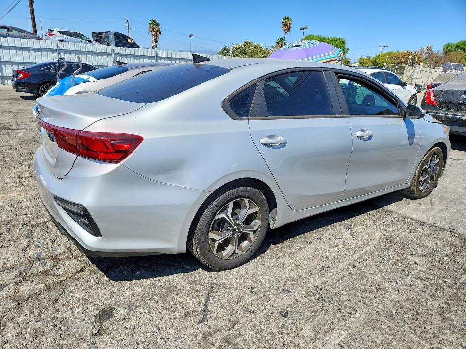 67747956 :رقم المزاد ، 3KPF24AD2LE192983 vin ، 2020 Kia Forte مزاد بيع