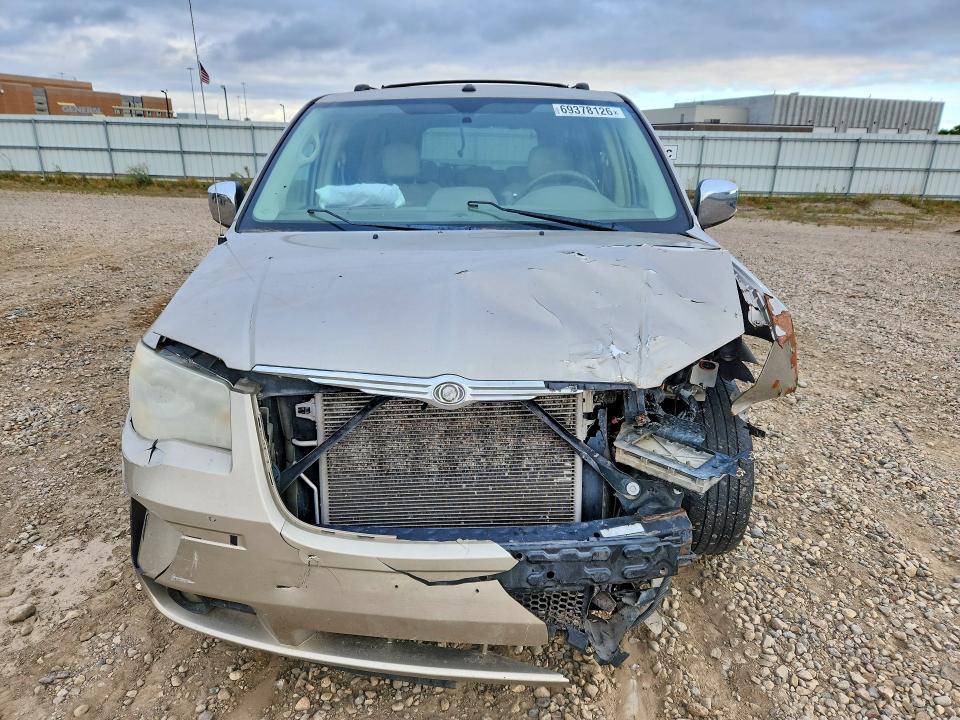 Продажа на аукционе авто 2009 Chrysler Town & Country, vin: 2A8HR64X79R611013, номер лота: 69378126