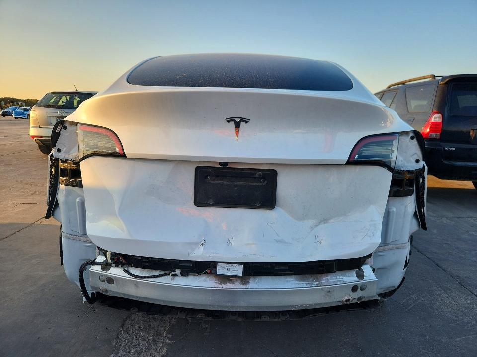 69899426 :رقم المزاد ، 7SAYGDEE4RA264928 vin ، 2024 Tesla Model Y مزاد بيع
