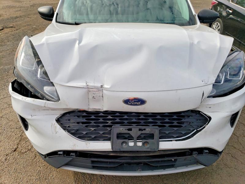 2022 Ford Escape მანქანა იყიდება აუქციონზე, vin: 1FMCU9G6XNUA86817, აუქციონის ნომერი: 67646556