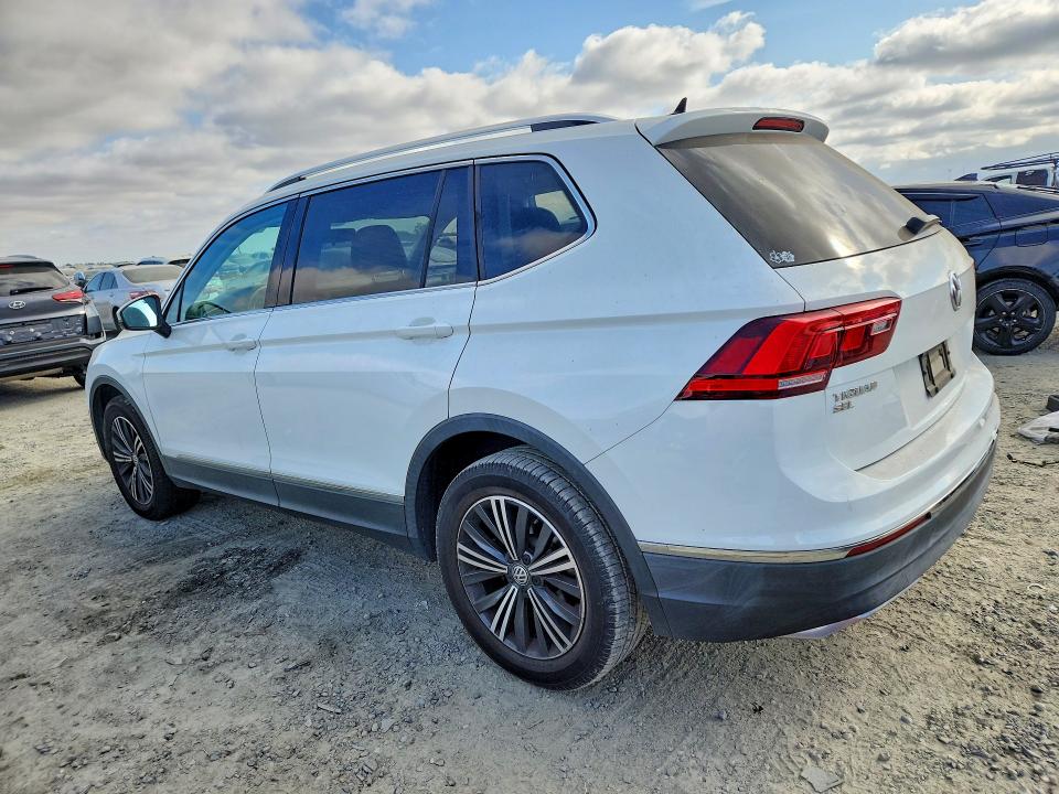 65601546 :رقم المزاد ، 3VV2B7AXXJM052842 vin ، 2018 Volkswagen Tiguan مزاد بيع
