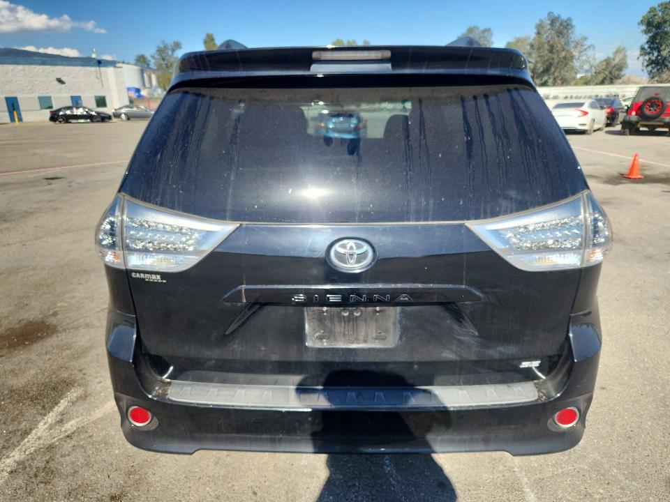 2015 Toyota Sienna მანქანა იყიდება აუქციონზე, vin: 5TDXK3DC4FS657999, აუქციონის ნომერი: 70821886