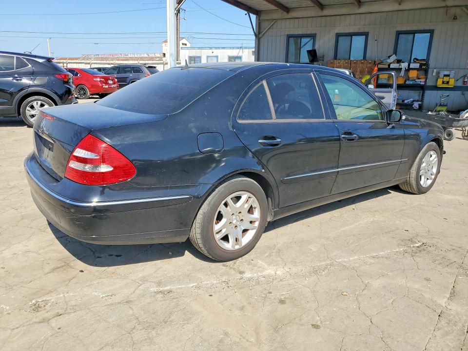 2004 Mercedes-benz E მანქანა იყიდება აუქციონზე, vin: WDBUF65J24A530022, აუქციონის ნომერი: 69629236