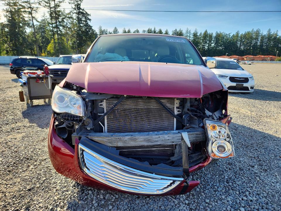 2014 Chrysler Town & Country მანქანა იყიდება აუქციონზე, vin: 2C4RC1GG0ER256997, აუქციონის ნომერი: 71167736