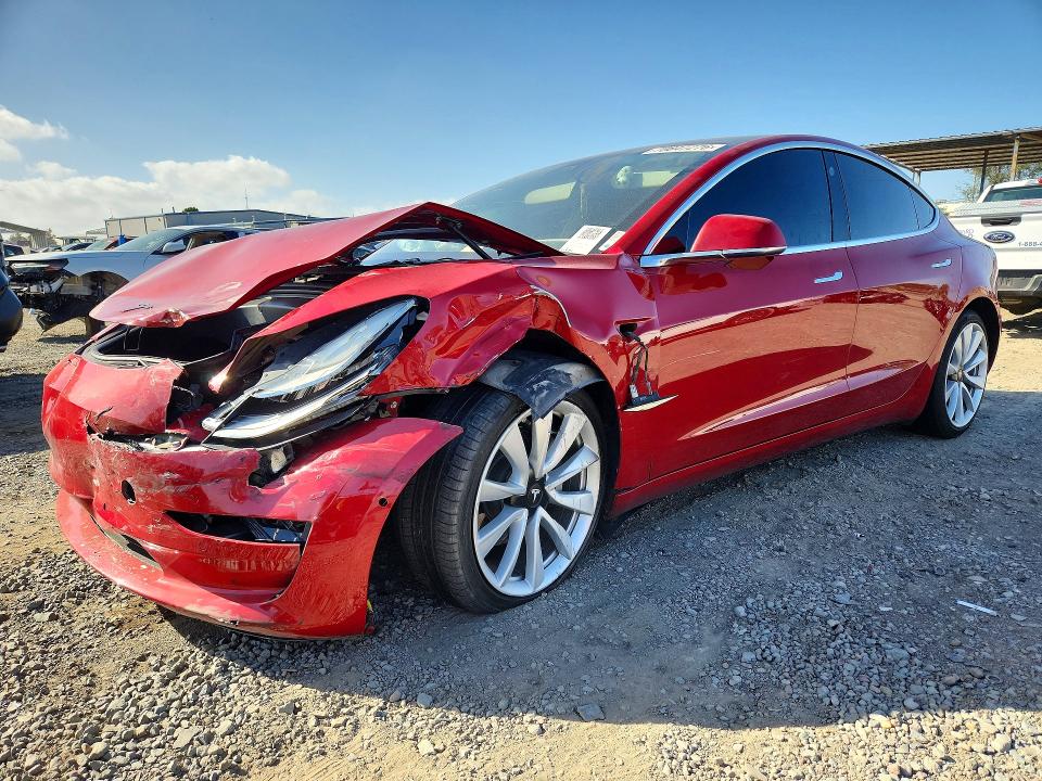 2018 Tesla Model 3 მანქანა იყიდება აუქციონზე, vin: 5YJ3E1EA5JF155054, აუქციონის ნომერი: 70847276