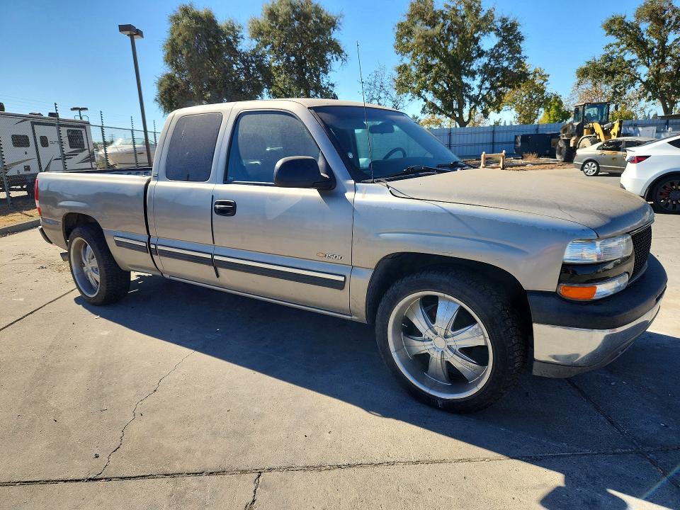 2000 Chevrolet Silverado მანქანა იყიდება აუქციონზე, vin: 1GCEC19VXYZ353581, აუქციონის ნომერი: 70413106