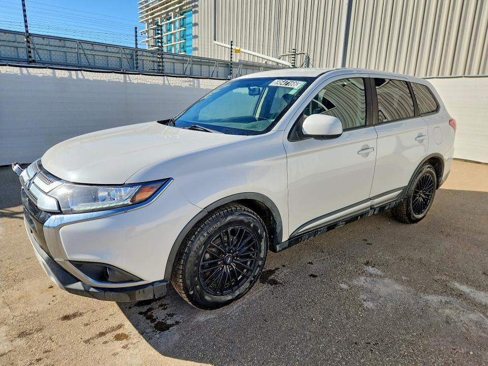2020 Mitsubishi Outlander მანქანა იყიდება აუქციონზე, vin: JA4AZ2A3XLZ610948, აუქციონის ნომერი: 69547166