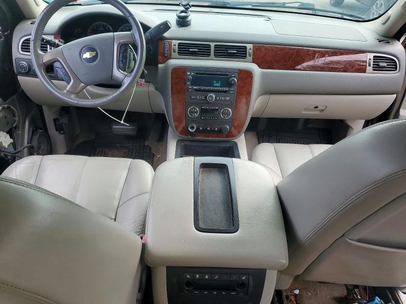 67966926 :رقم المزاد ، 1GNSCJE01ER186561 vin ، 2014 Chevrolet Suburban مزاد بيع