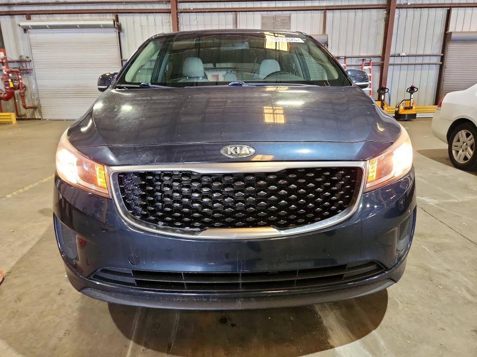 70473626 :رقم المزاد ، KNDMB5C12H6233867 vin ، 2017 Kia Sedona مزاد بيع