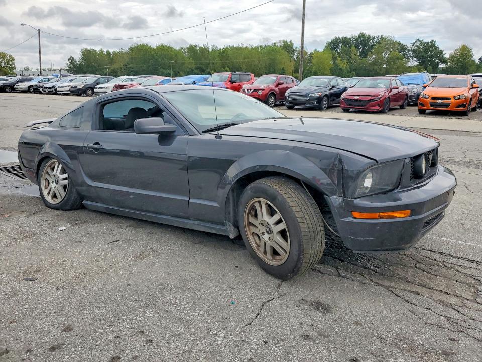 68561366 :رقم المزاد ، 1ZVHT80N975260069 vin ، 2007 Ford Mustang مزاد بيع