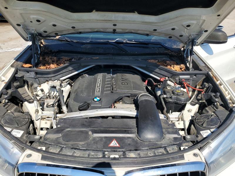 70082246 :رقم المزاد ، 5UXKR0C54F0K63265 vin ، 2015 Bmw X5 مزاد بيع