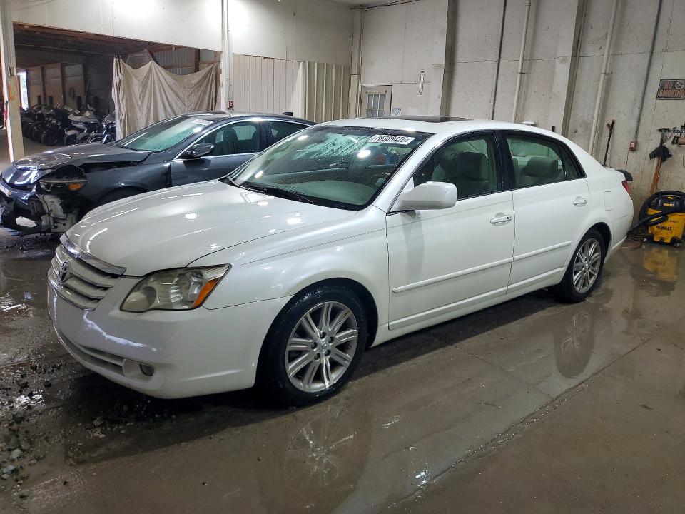 70309426 :رقم المزاد ، 4T1BK36B67U190396 vin ، 2007 Toyota Avalon مزاد بيع