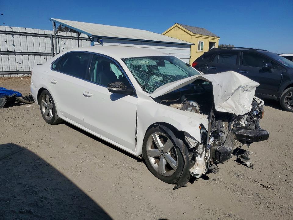 Продаж на аукціоні авто 2015 Volkswagen Passat, vin: 1VWBV7A32FC040855, номер лоту: 70897866
