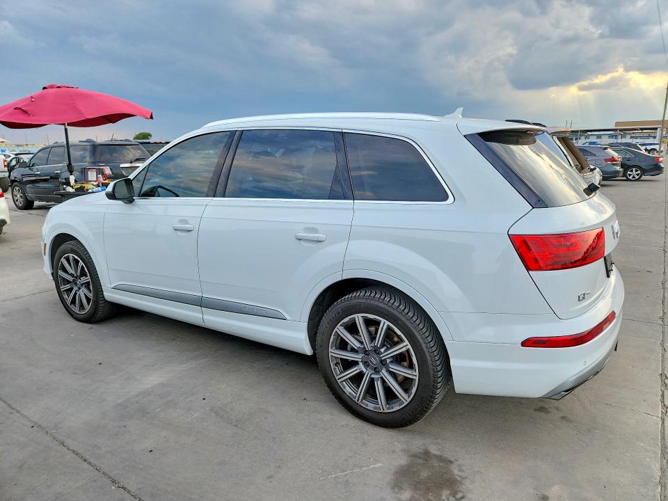 Продажа на аукционе авто 2017 Audi Q7, vin: WA1LAAF73HD036378, номер лота: 69456336