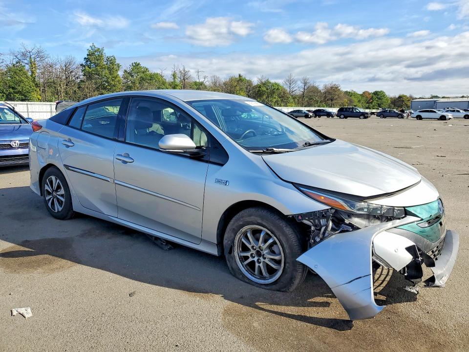 69719996 :رقم المزاد ، JTDKARFP1J3102728 vin ، 2018 Toyota Prius Prime مزاد بيع