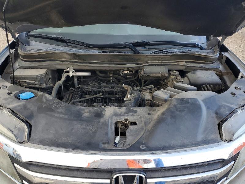 68852646 :رقم المزاد ، 5FNYF5H58JB000670 vin ، 2018 Honda Pilot مزاد بيع