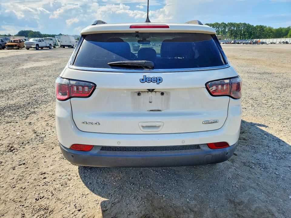 68416596 :رقم المزاد ، 3C4NJDBB4JT103726 vin ، 2018 Jeep Compass مزاد بيع