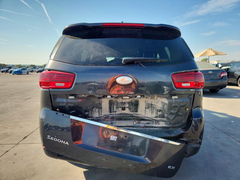 70324136 :رقم المزاد ، KNDMB5C18L6578152 vin ، 2020 Kia Sedona مزاد بيع