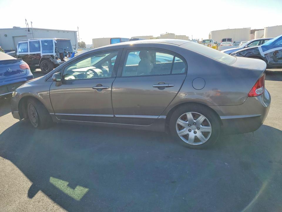 70115886 :رقم المزاد ، 19XFA1F50AE058666 vin ، 2010 Honda Civic مزاد بيع