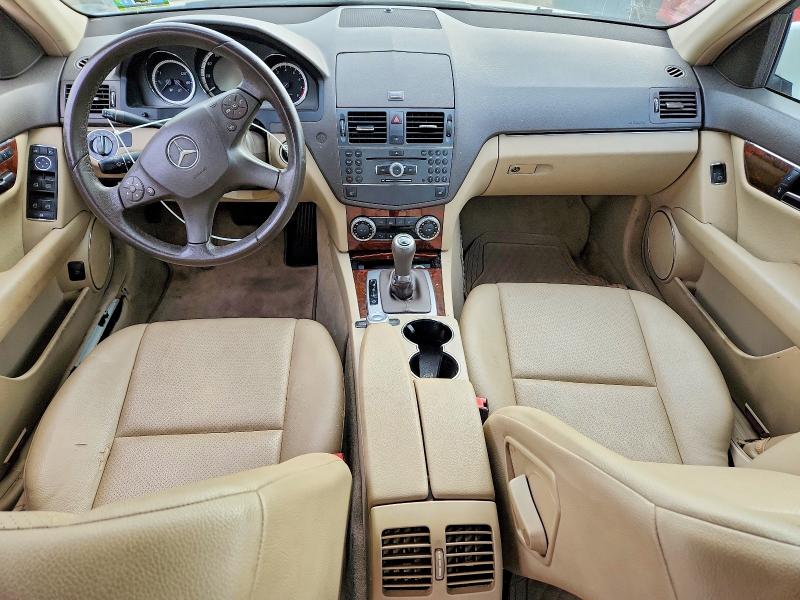 Продажа на аукционе авто 2010 Mercedes-benz C, vin: WDDGF8BBXAR128131, номер лота: 69685626
