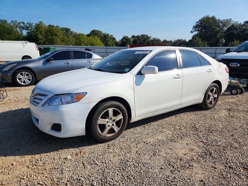 2011 Toyota Camry მანქანა იყიდება აუქციონზე, vin: 4T1BF3EK2BU692613, აუქციონის ნომერი: 70105606
