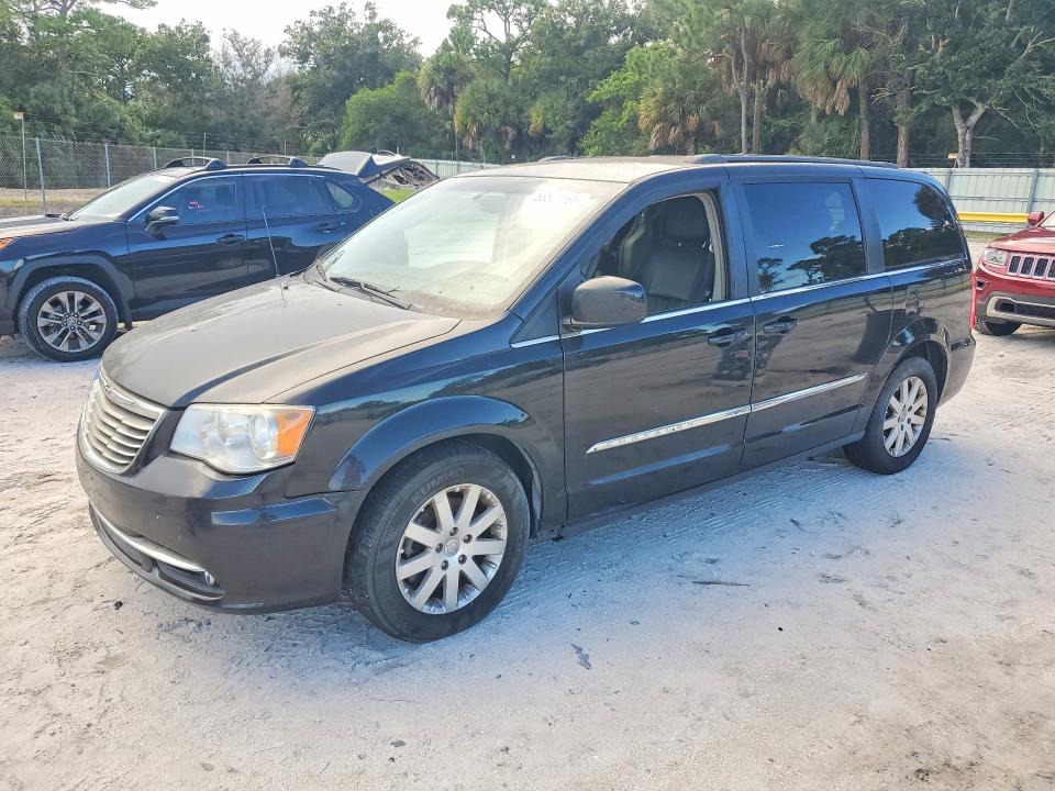 68501596 :رقم المزاد ، 2C4RC1BG1GR228927 vin ، 2016 Chrysler Town & Country مزاد بيع