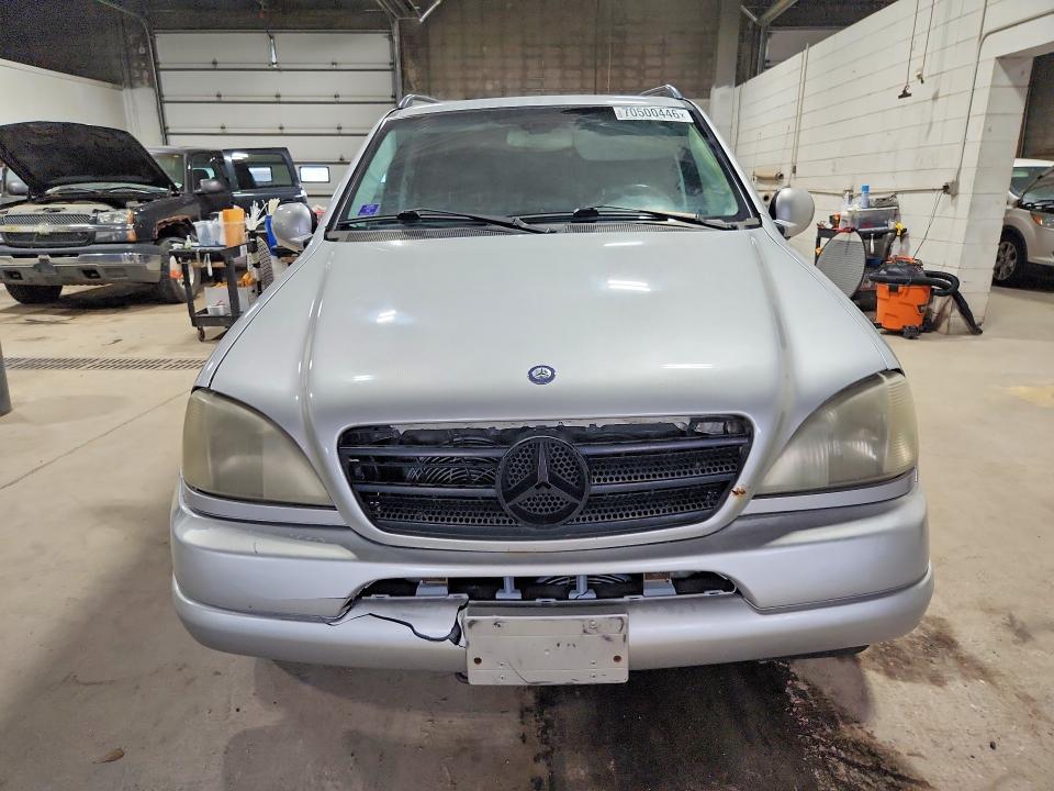 70500446 :رقم المزاد ، 4JGAB54E91A288948 vin ، 2001 Mercedes-benz Ml مزاد بيع