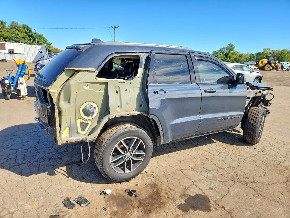 67640226 :رقم المزاد ، 1C4RJFLG8JC199766 vin ، 2018 Jeep Grand Cherokee مزاد بيع