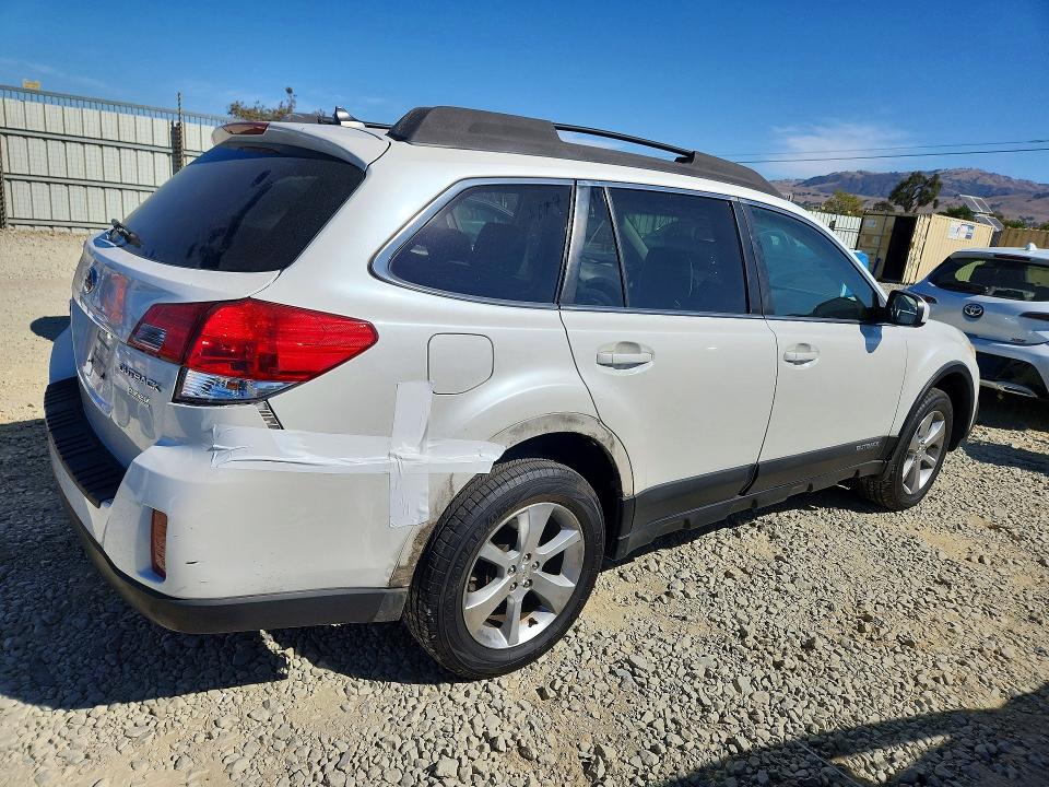 Продажа на аукционе авто 2014 Subaru Outback, vin: 4S4BRBLC1E3321689, номер лота: 68216476