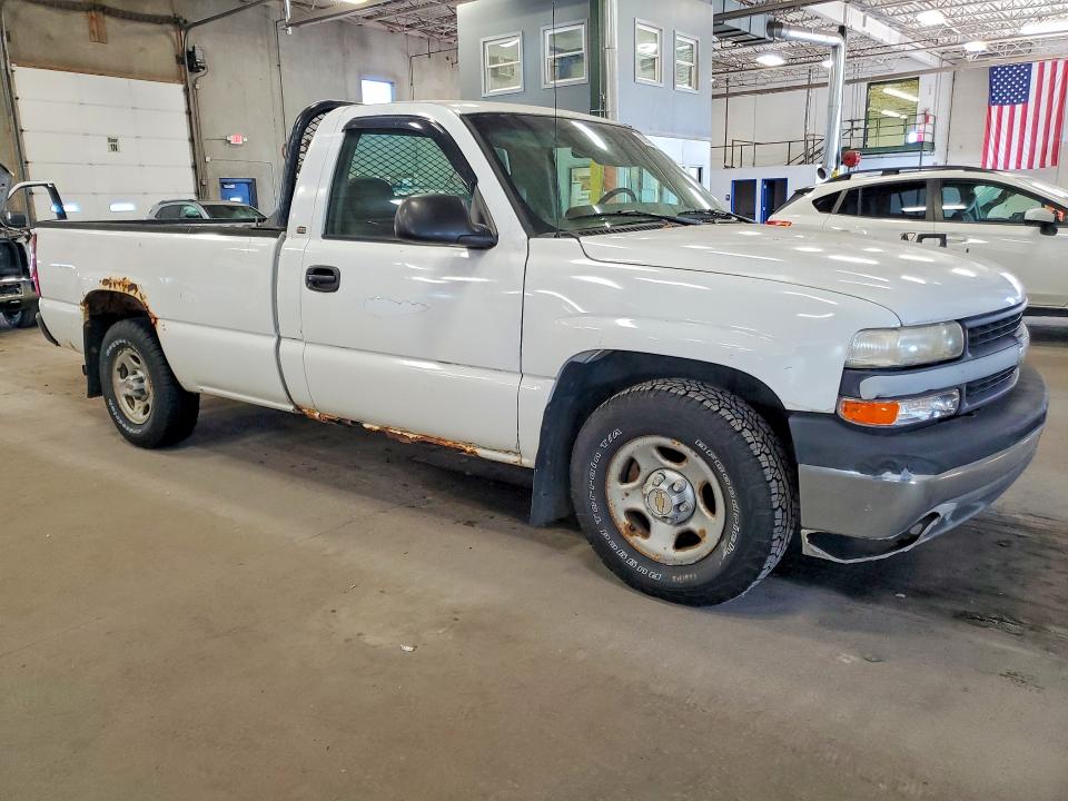69826136 :رقم المزاد ، 1GCEC14W8YE208580 vin ، 2000 Chevrolet Silverado مزاد بيع