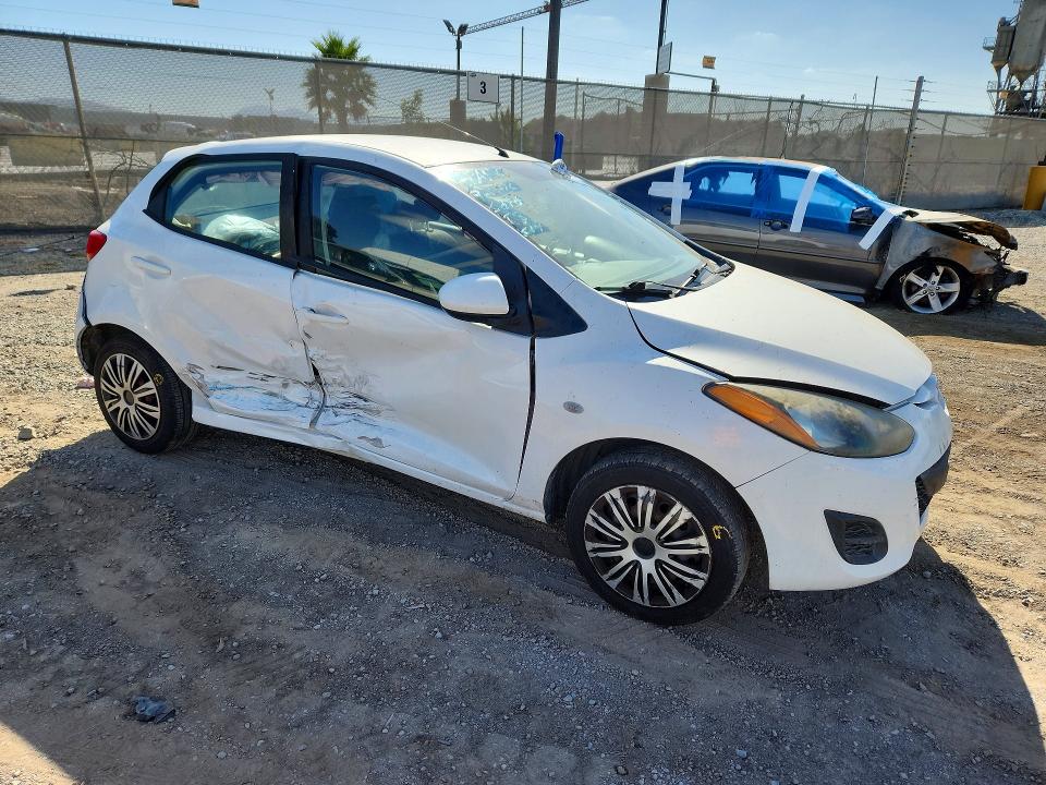 69592796 :رقم المزاد ، JM1DE1KZ4D0156164 vin ، 2013 Mazda Mazda2 مزاد بيع