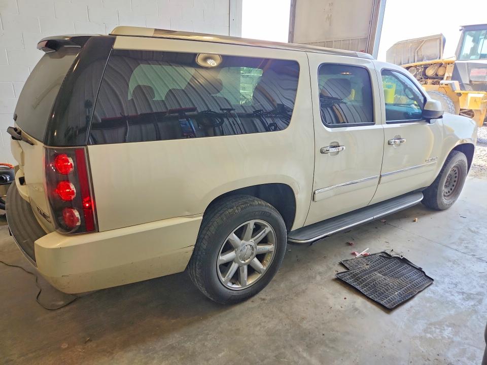 67842146 :رقم المزاد ، 1GKUKMEF2AR223819 vin ، 2010 Gmc Yukon Xl مزاد بيع